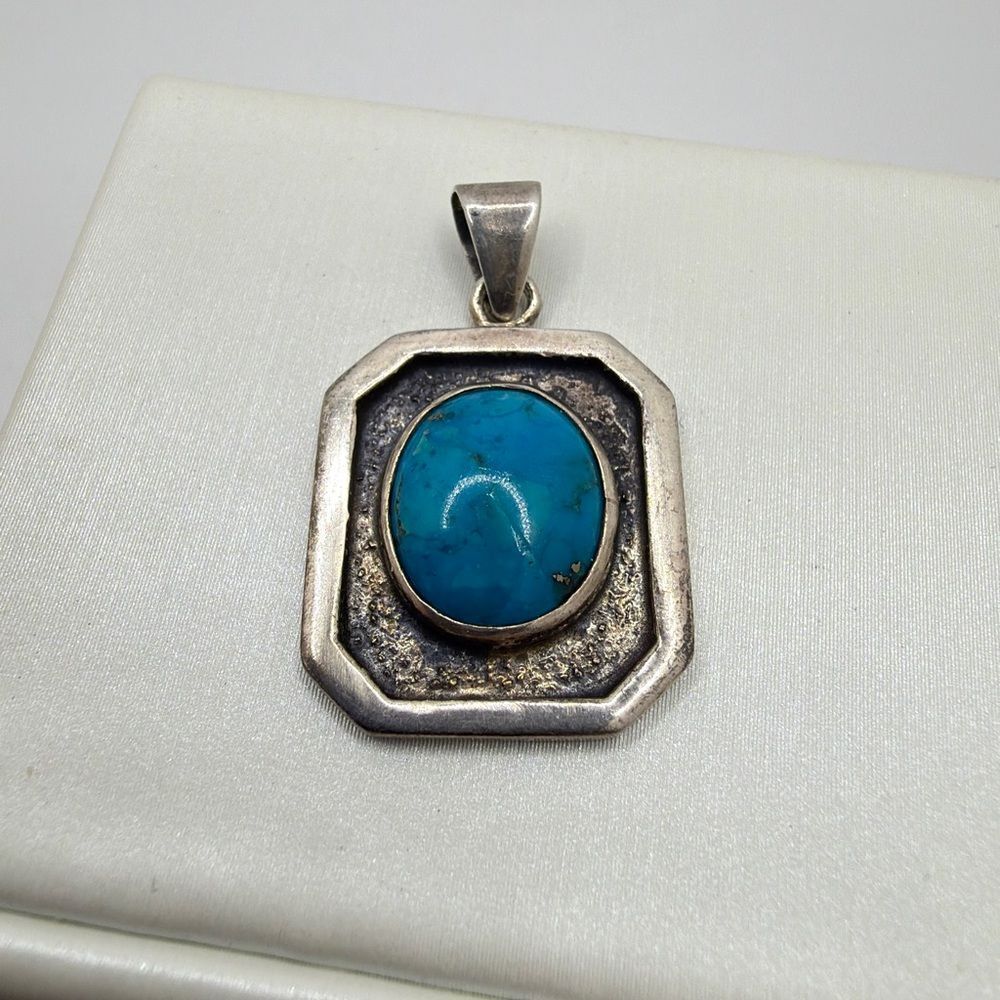 Vintage 11x9.5mm Turquoise cabochon pendant in sterling silver!